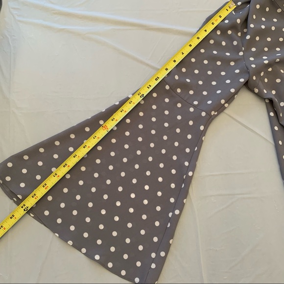 Express Grey and White Polka Dot Blouse Long Sleeve Elongated Bell Sleeve size M - Picture 8 of 11